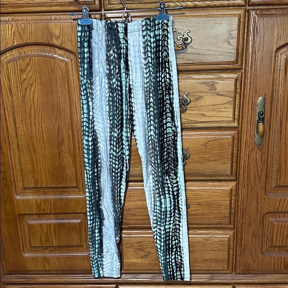 Soft Brushed Fabric Tie Dye Look Leggings - OS - Picture 2 of 10
